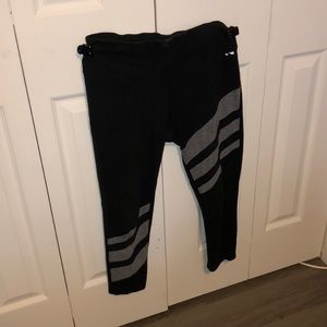 black athletic leggings!